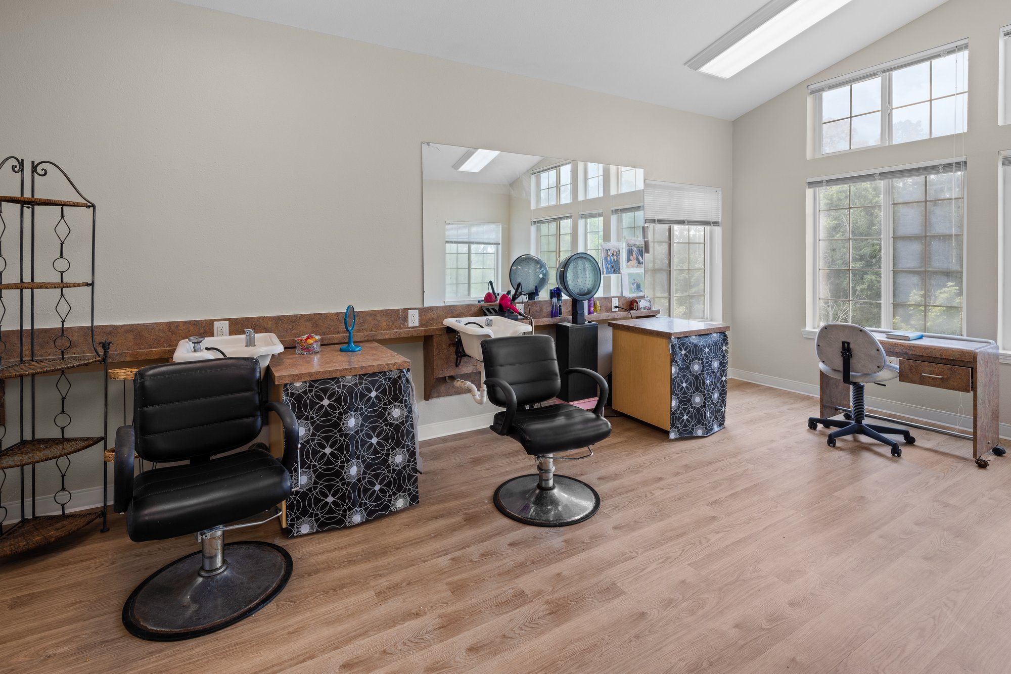 CPW-IL-SalonRoom-12