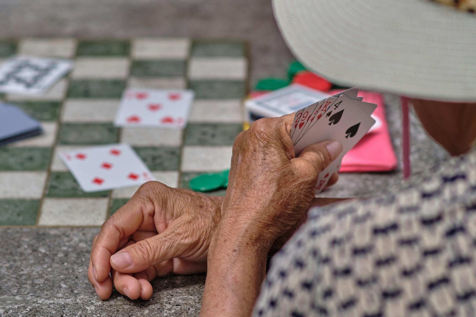 Brain Games for Dementia That Help Encourage Focus and Light Joy